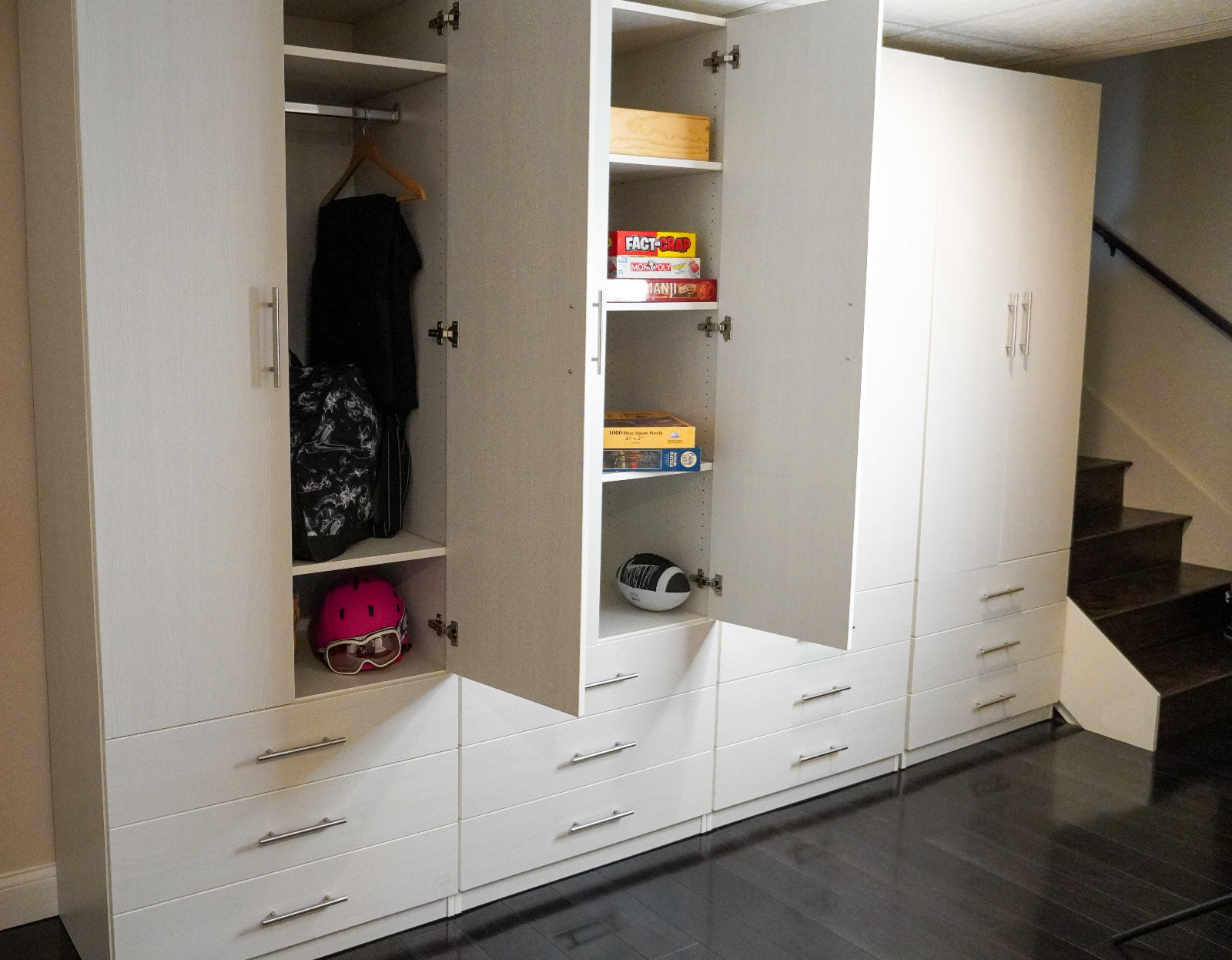 White closet system