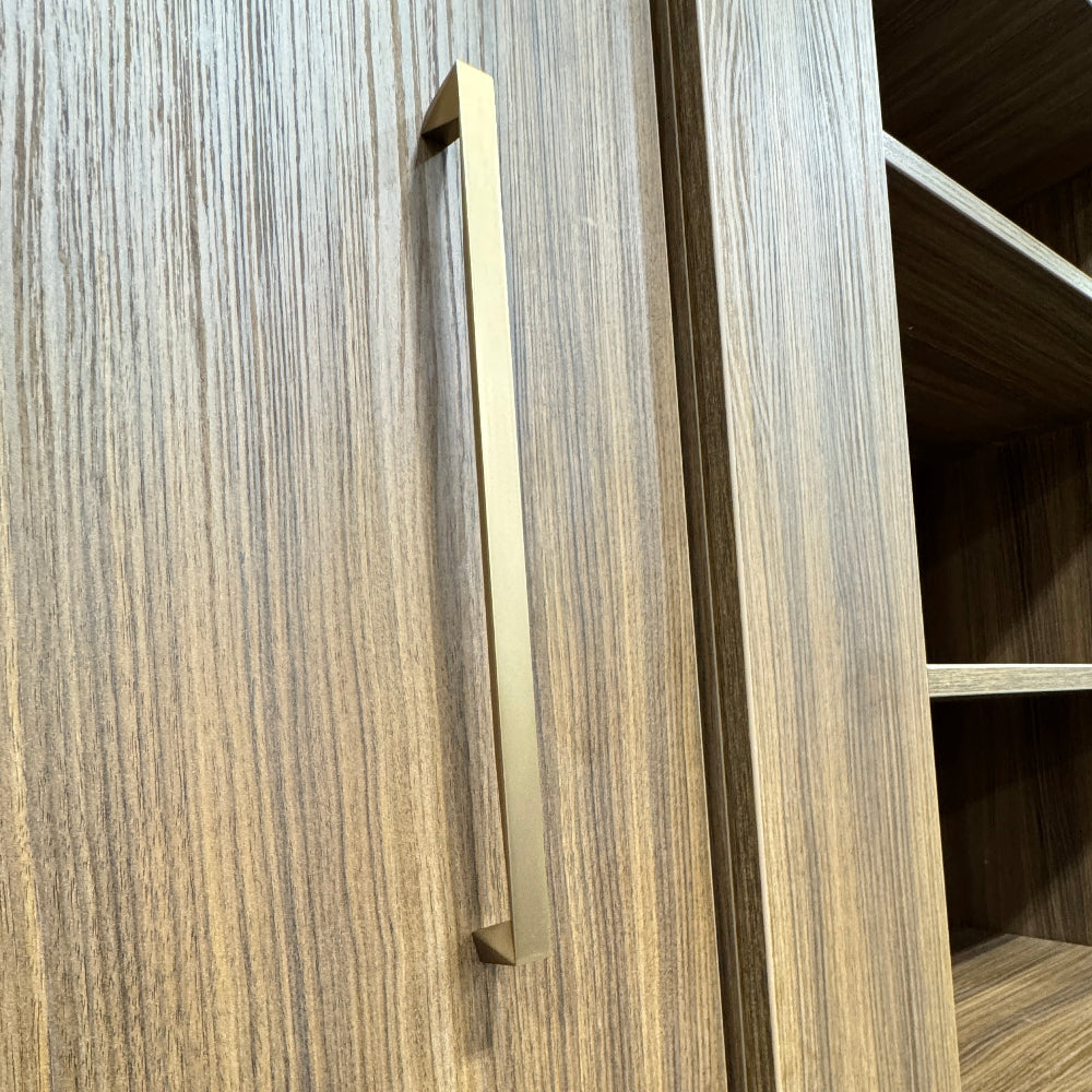veronza bronze handle on bed 